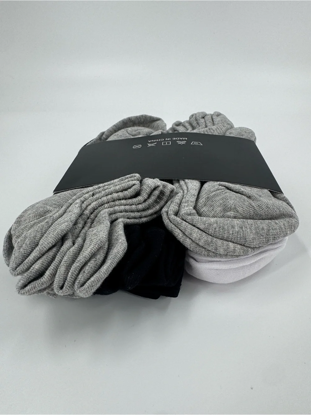 NWT CoziFoot Men's No-Show Socks Pack - Black, White, Gray